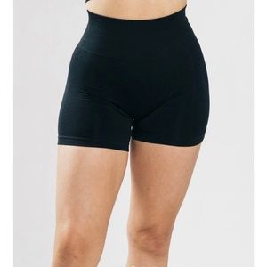 Alphalete amplify shorts